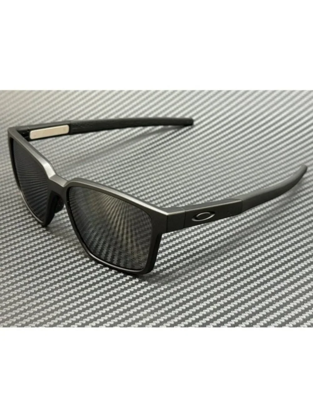 New Oakley Men Matte Black Sunglasses 57-16-146